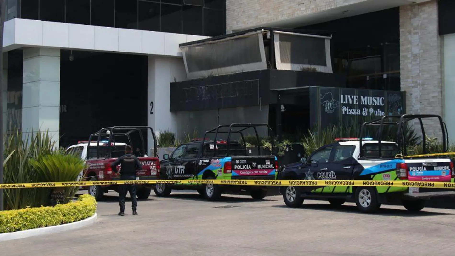 Decenas de personas fueron evacuadas la tarde de este lunes del edificio de Plaza Centro Mayor